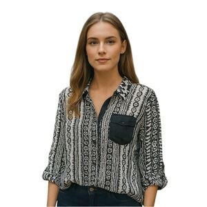 Lucy Diamonds Boho Chic Printed Blouse with Keyhole Back Detail Plus 1X Nwot